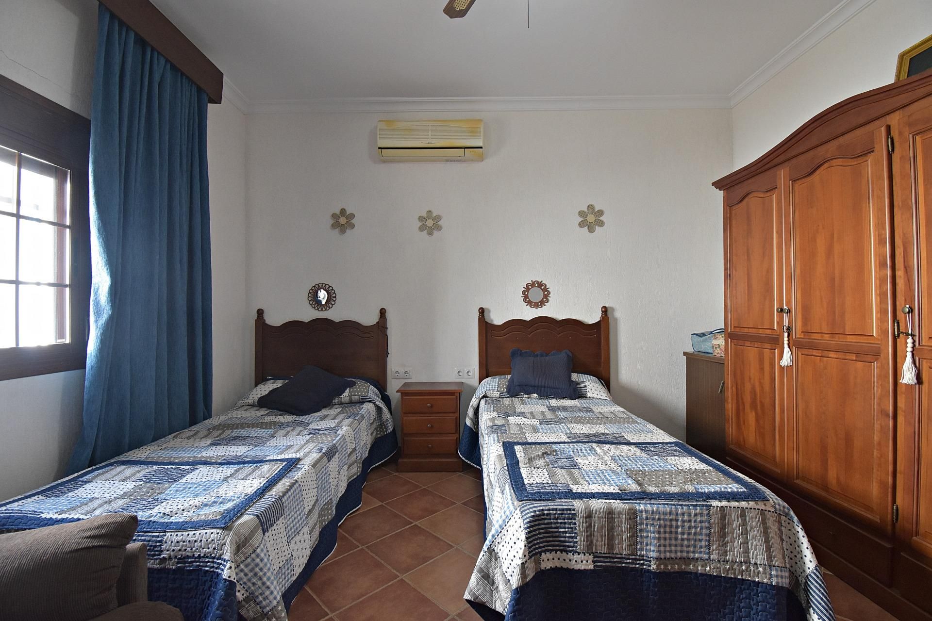 Dormitori de Casa o xalet en venda en Jerez de la Frontera amb Aire condicionat i Jardí privat