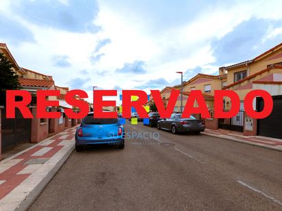 Exterior view of House or chalet for sale in Illescas  with Heating