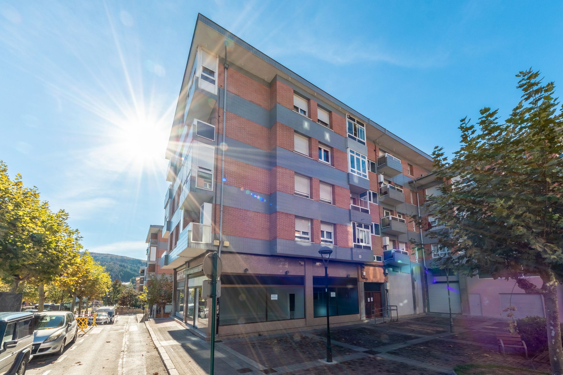 Vista exterior de Pis en venda en Derio amb Calefacció i Moblat