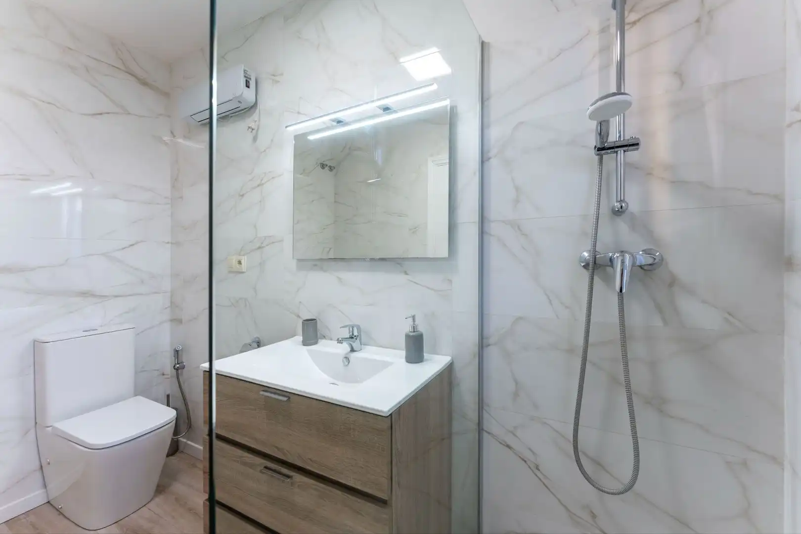 Bathroom of Houses for sale in Coín  with Swimming Pool