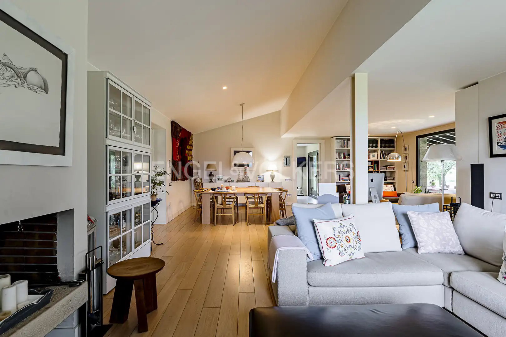 Wohnzimmer von Country house zum Verkauf in Torelló mit Klimaanlage, Heizung und Privatgarten