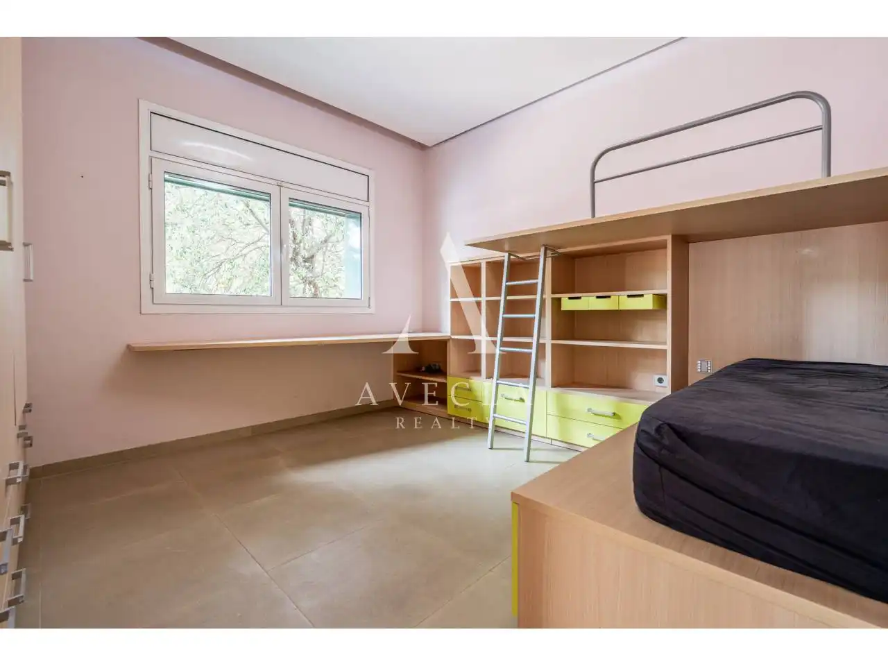 Schlafzimmer von Haus oder Chalet zum Verkauf in Cerdanyola del Vallès mit Klimaanlage, Heizung und Privatgarten