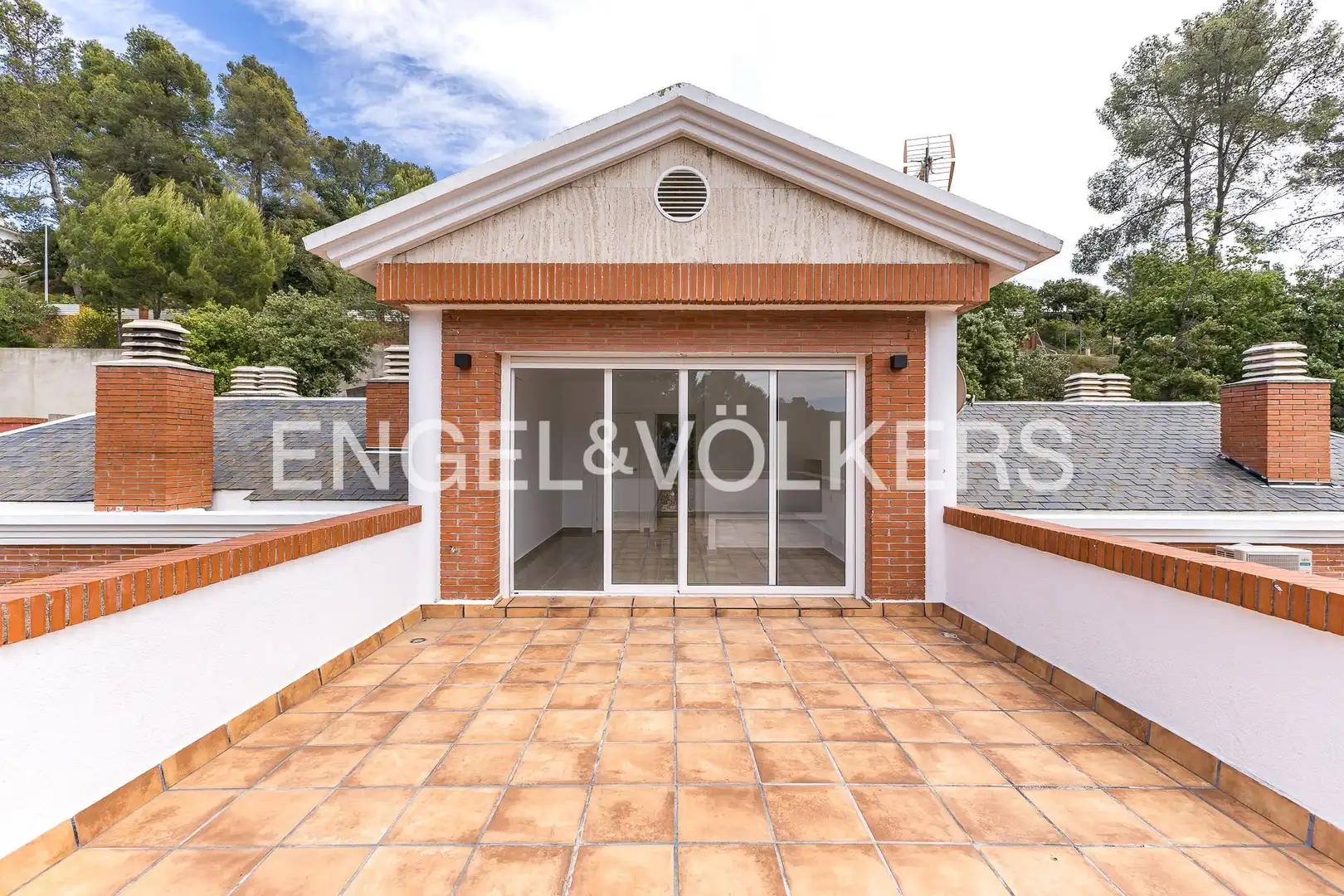 Terraza de Casa o chalet de alquiler en Corbera de Llobregat con Aire acondicionado, Calefacción y Jardín privado