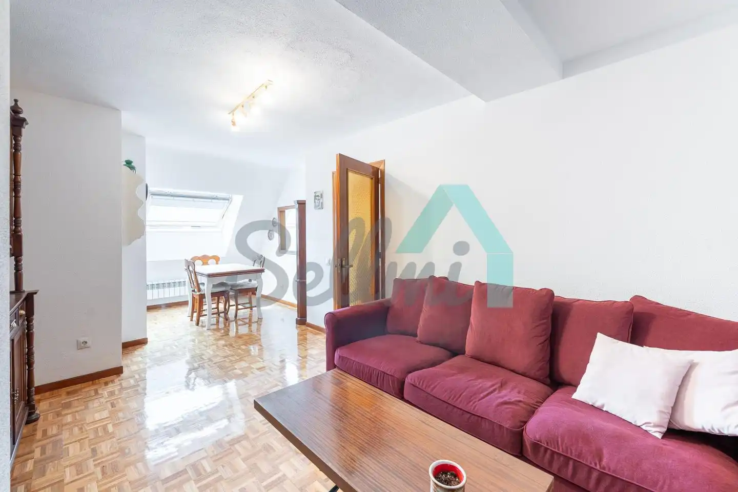 Sala de estar de Piso de alquiler en Oviedo  con Calefacción, Parquet y Amueblado