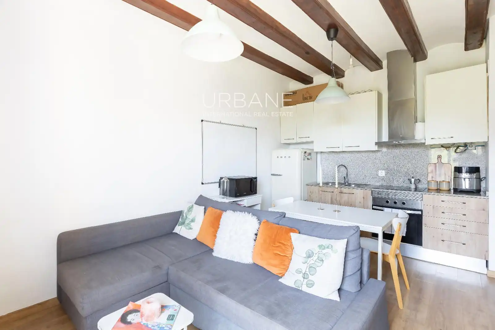 Wohnzimmer von Dachboden zum Verkauf in Barcelona mit Klimaanlage, Heizung und Terrasse