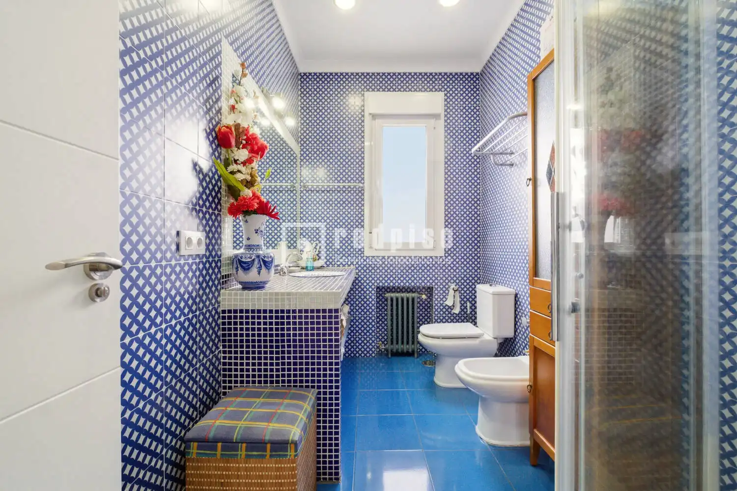 Bathroom of Flat for sale in Madrid  with Air Conditioner, Heating and Terrace