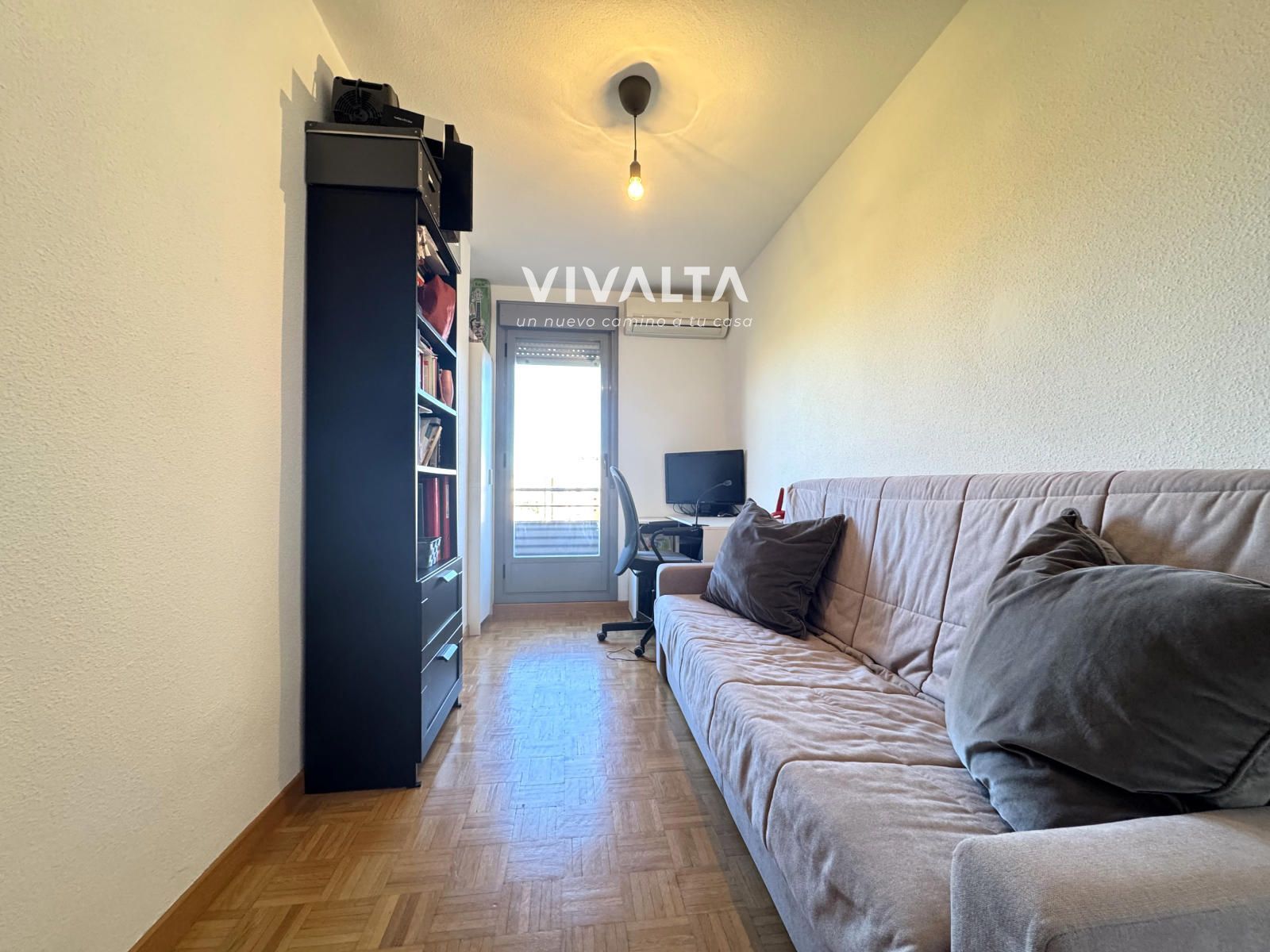 Bedroom of Flat for sale in  Madrid Capital  with Air Conditioner, Heating and Storage room