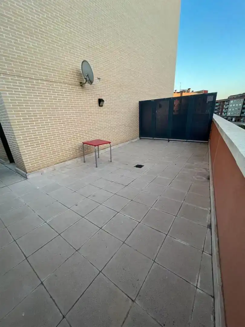 Terrassa de Pis en venda en  Teruel Capital amb Balcó