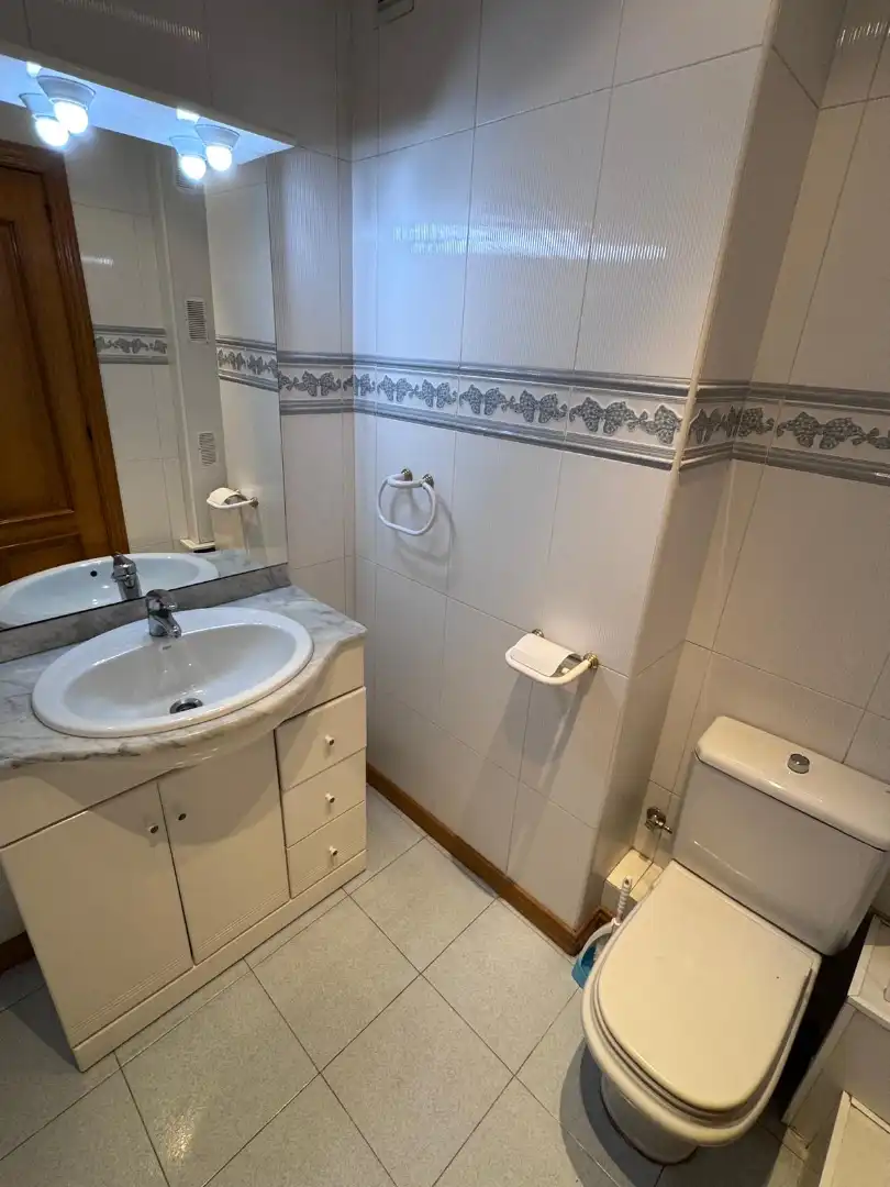 Bathroom of Flat for rent in Lleida  with Air Conditioner, Heating and Terrace