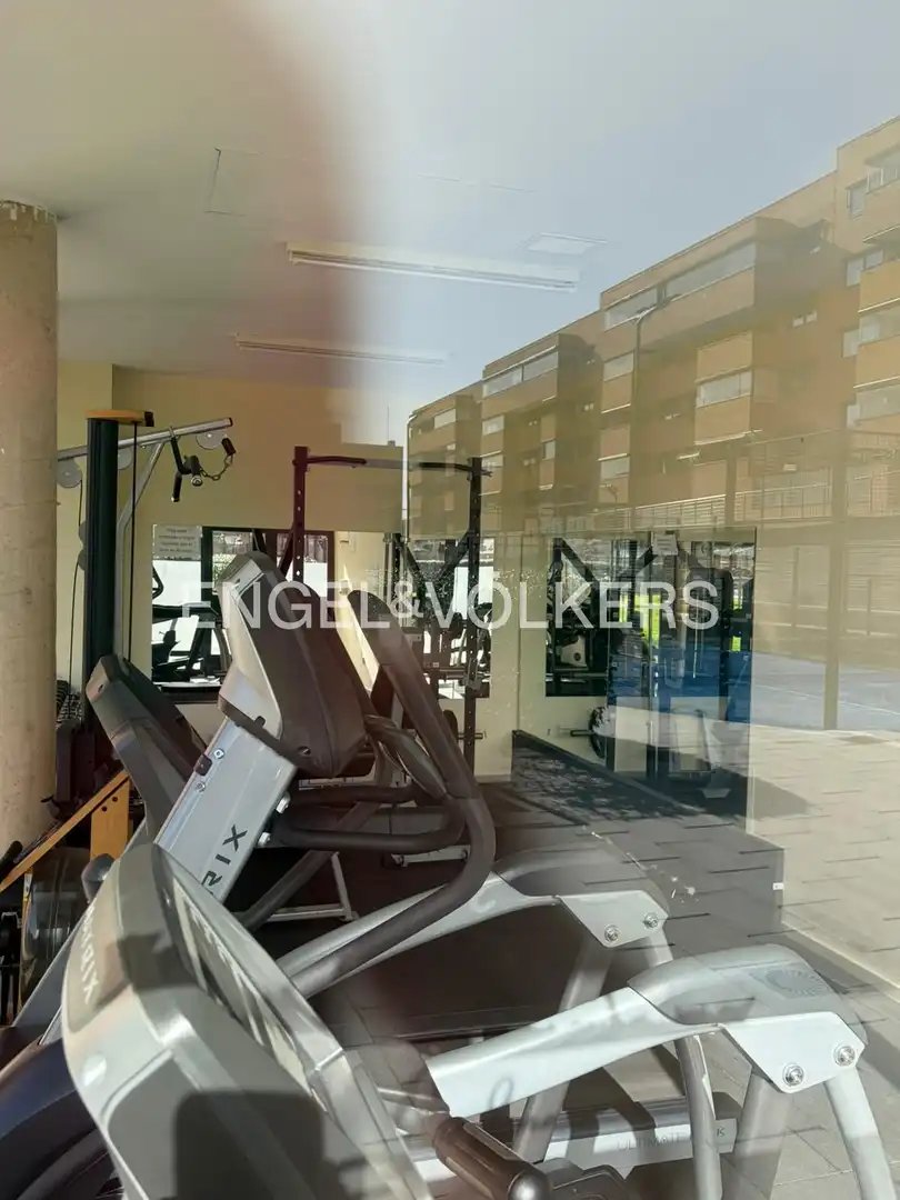 Vista exterior de Apartamento de alquiler en San Sebastián de los Reyes con Aire acondicionado, Calefacción y Jardín privado