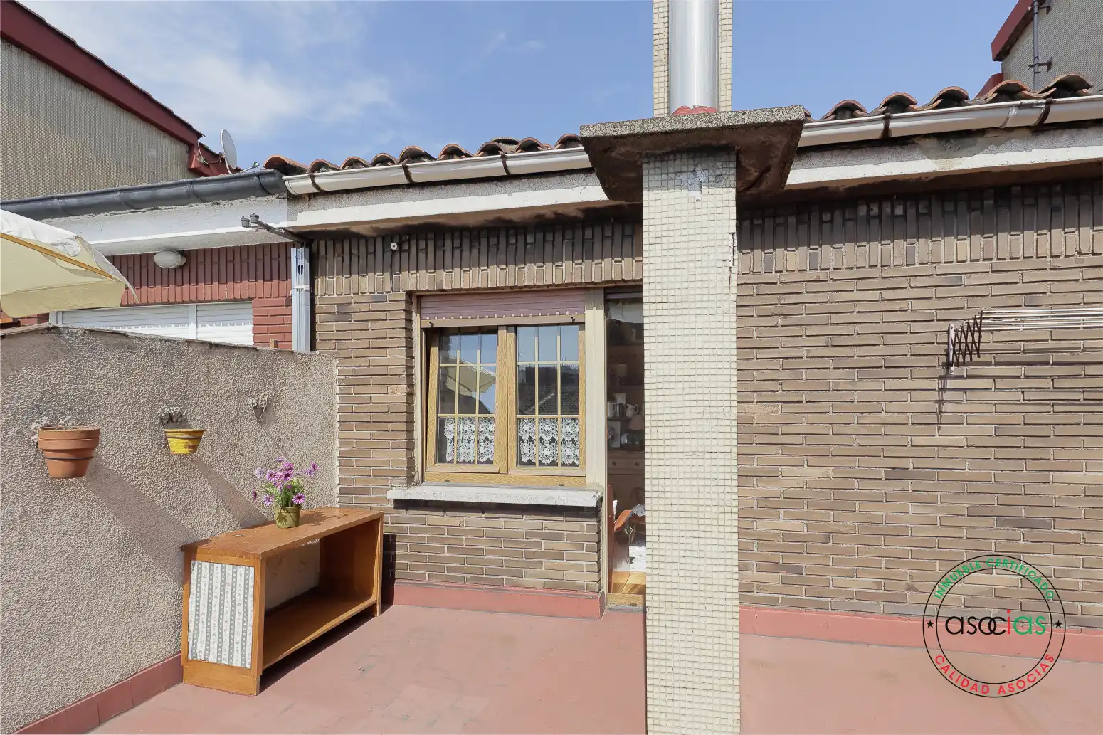 Vista exterior de Àtic en venda en Gijón  amb Terrassa