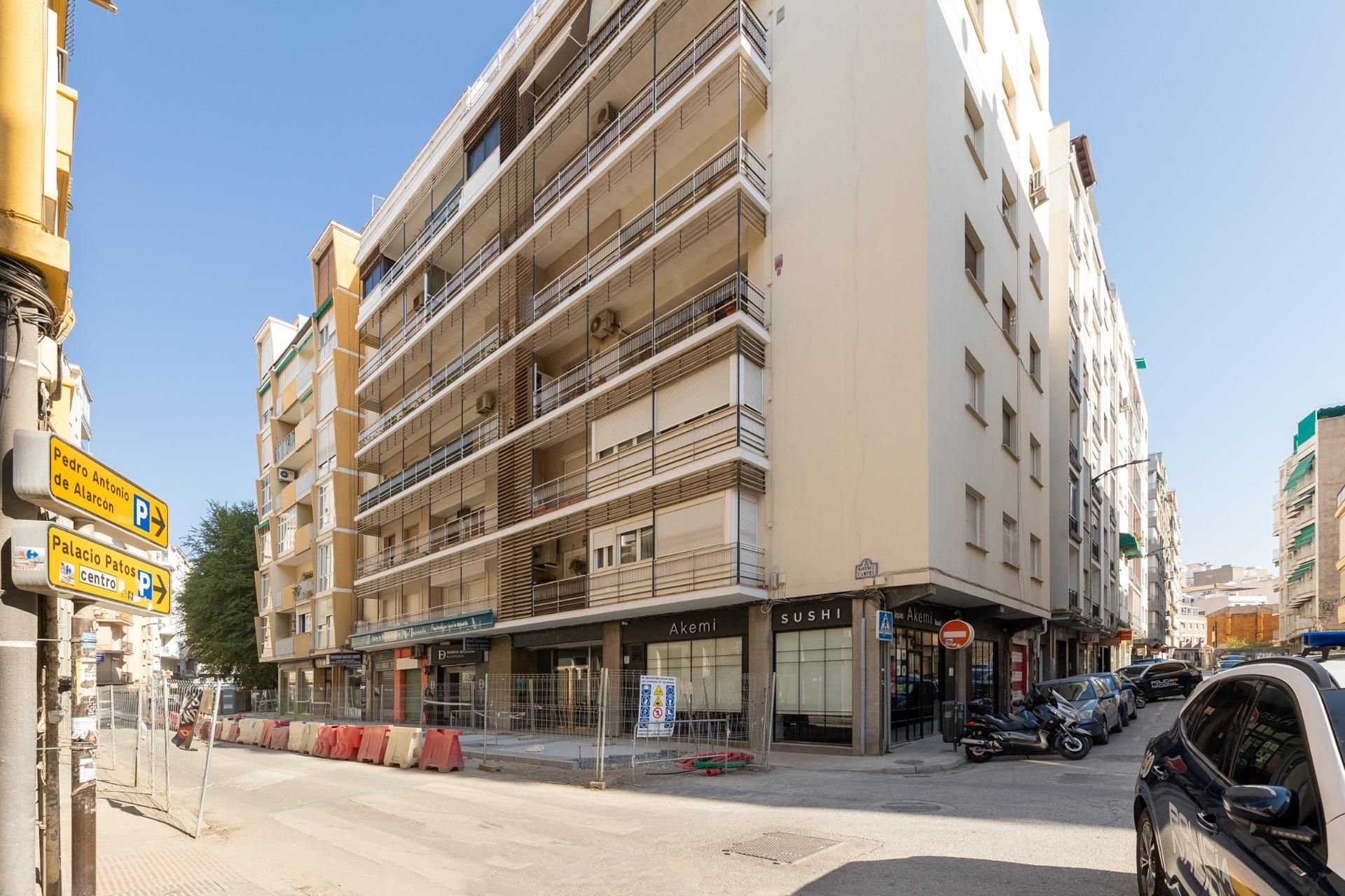Vista exterior de Piso en venta en  Granada Capital con Calefacción y Terraza