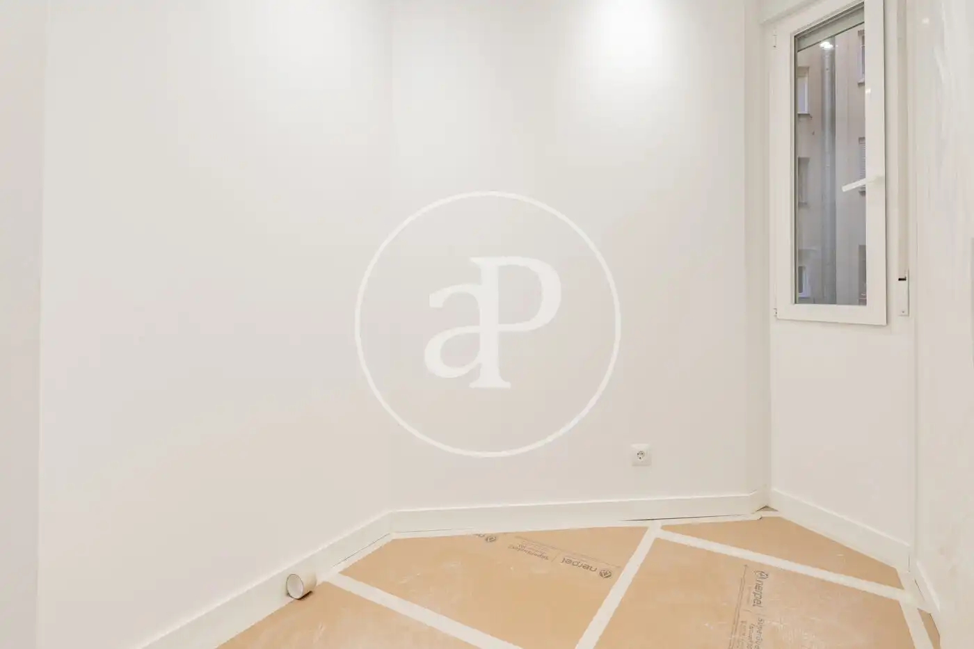 Piso en venta en Madrid con Calefacción y Amueblado