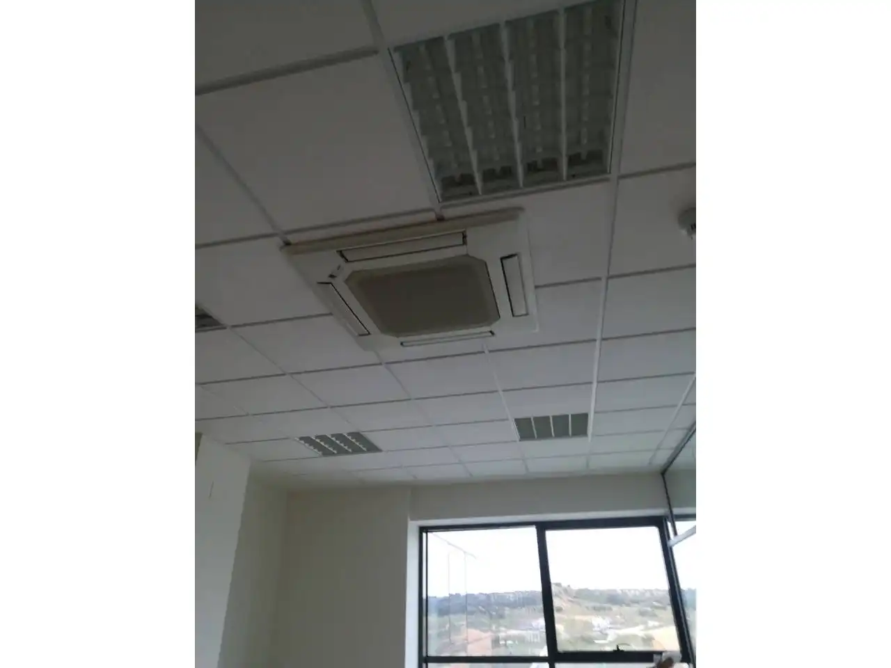 Büro zur Miete in Toledo mit Klimaanlage, Heizung und Alarm
