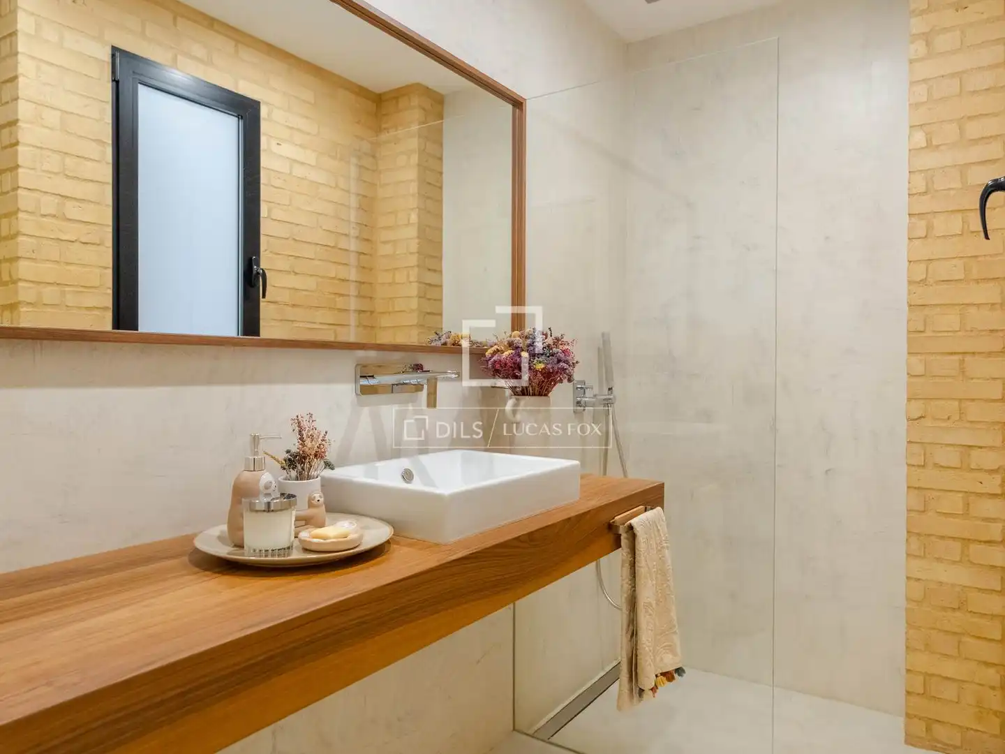 Bathroom of Flat for sale in Valencia  with Air Conditioner, Parquet flooring and Balcony