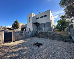 Vista exterior de Casa o xalet en venda en Vidreres amb Jardí privat i Terrassa