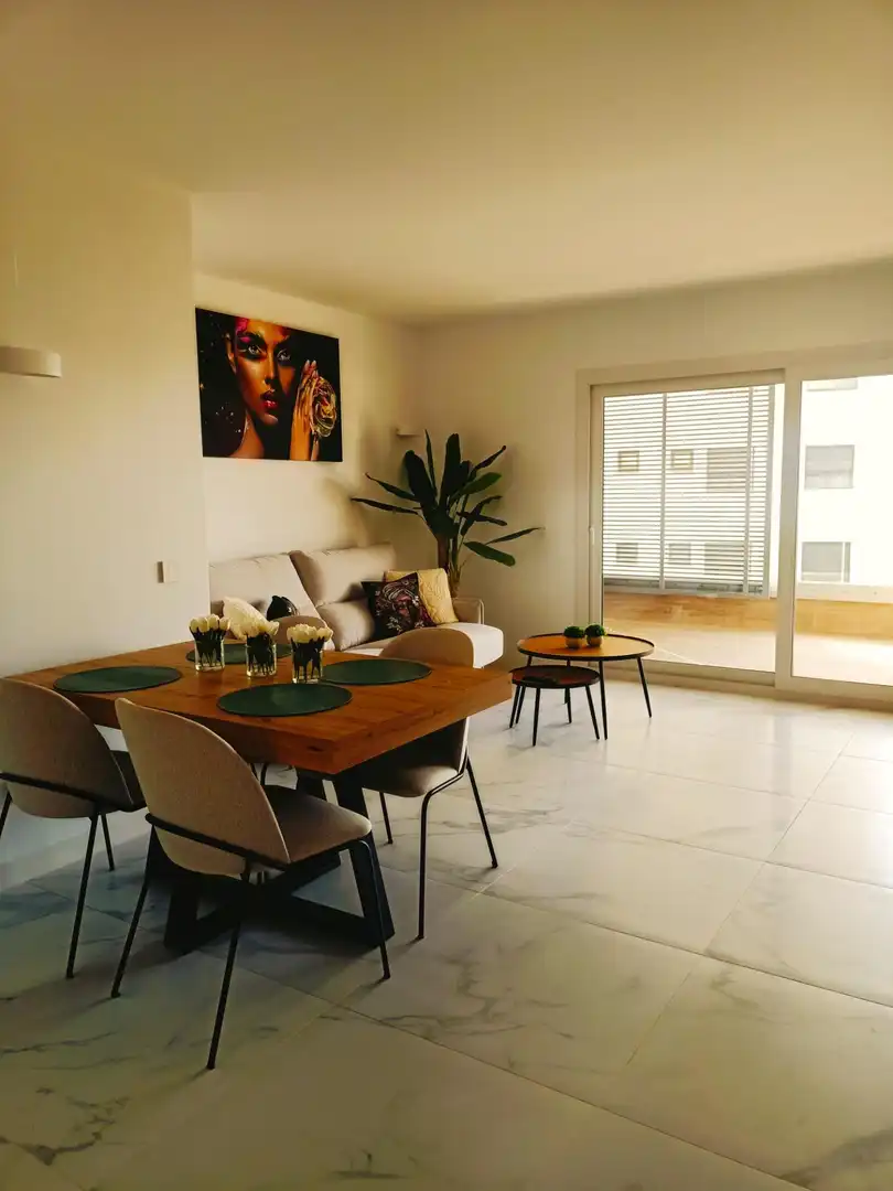 Wohnzimmer von Wohnungen zur Miete in Torrevieja mit Klimaanlage, Privatgarten und Terrasse