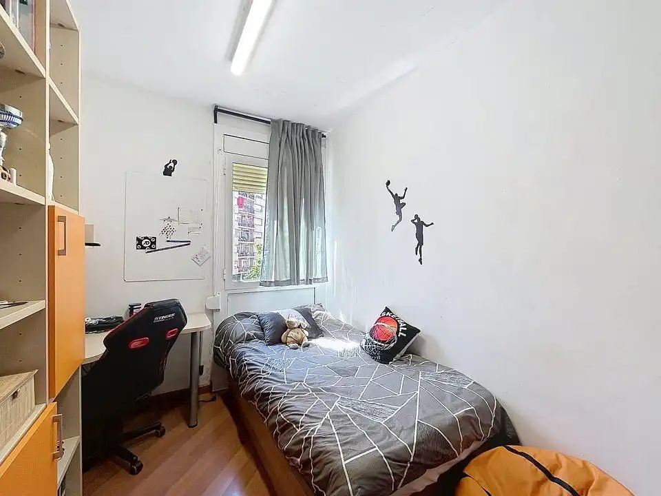 Habitación de Apartamento en venta en Barcelona con Aire acondicionado, Calefacción y Parquet
