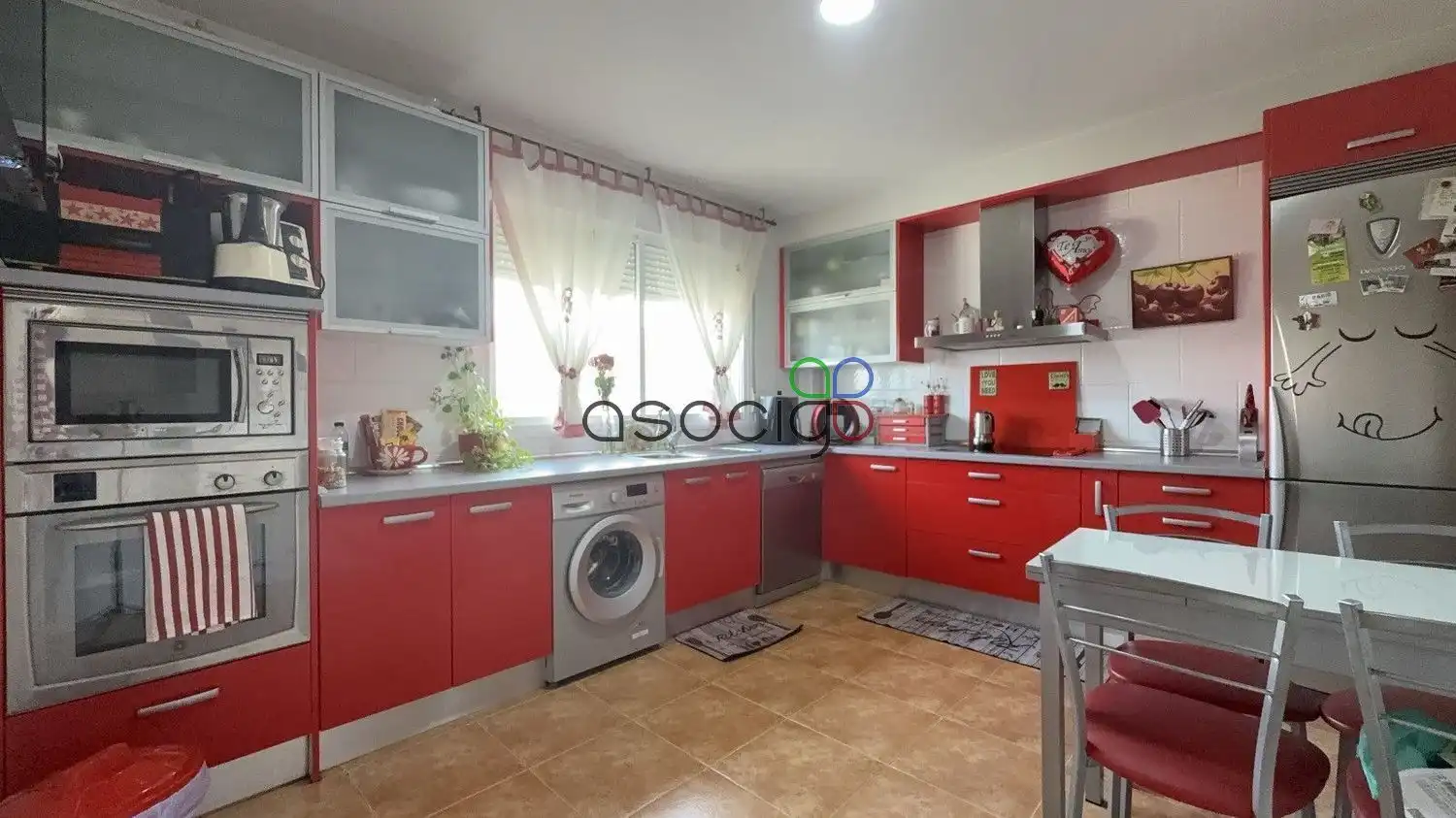 Cocina de Casa adosada en venta en Cabanillas del Campo con Calefacción, Jardín privado y Terraza