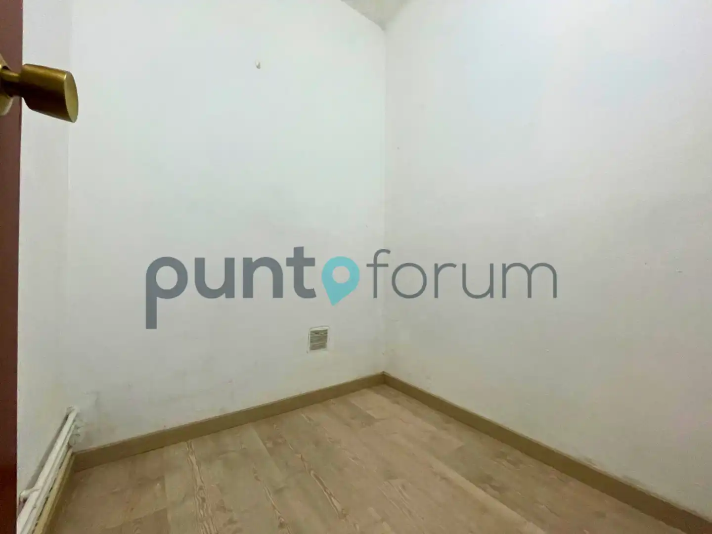 Piso en venta en Barcelona con Calefacción, Trastero y Amueblado