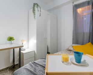 Bedroom of Apartment to share in  Valencia Capital