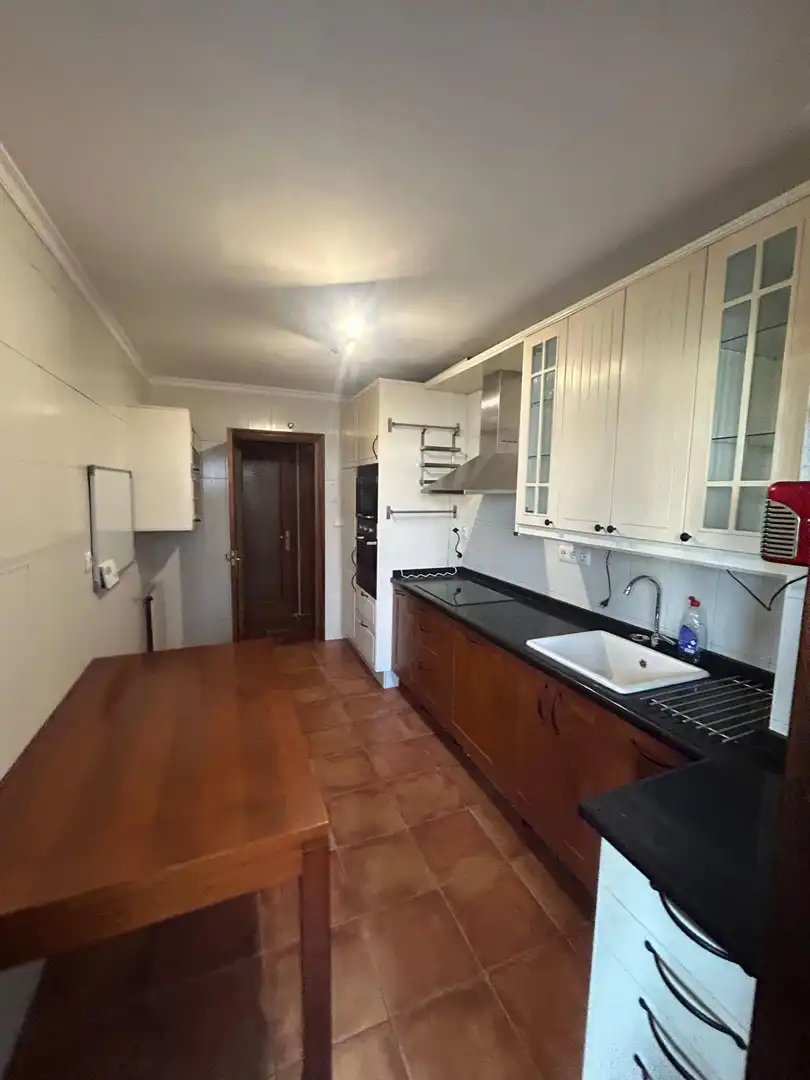 Kitchen of Flat for rent in Oviedo   with Heating, Private garden and Terrace