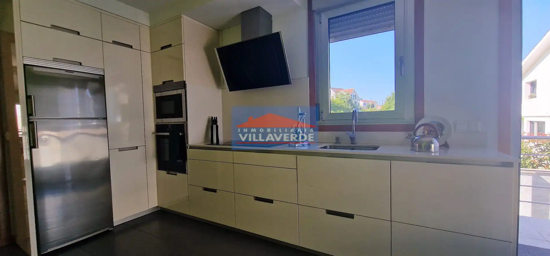 Cocina de Casa o chalet en venta en Cangas  con Terraza, Trastero y Piscina