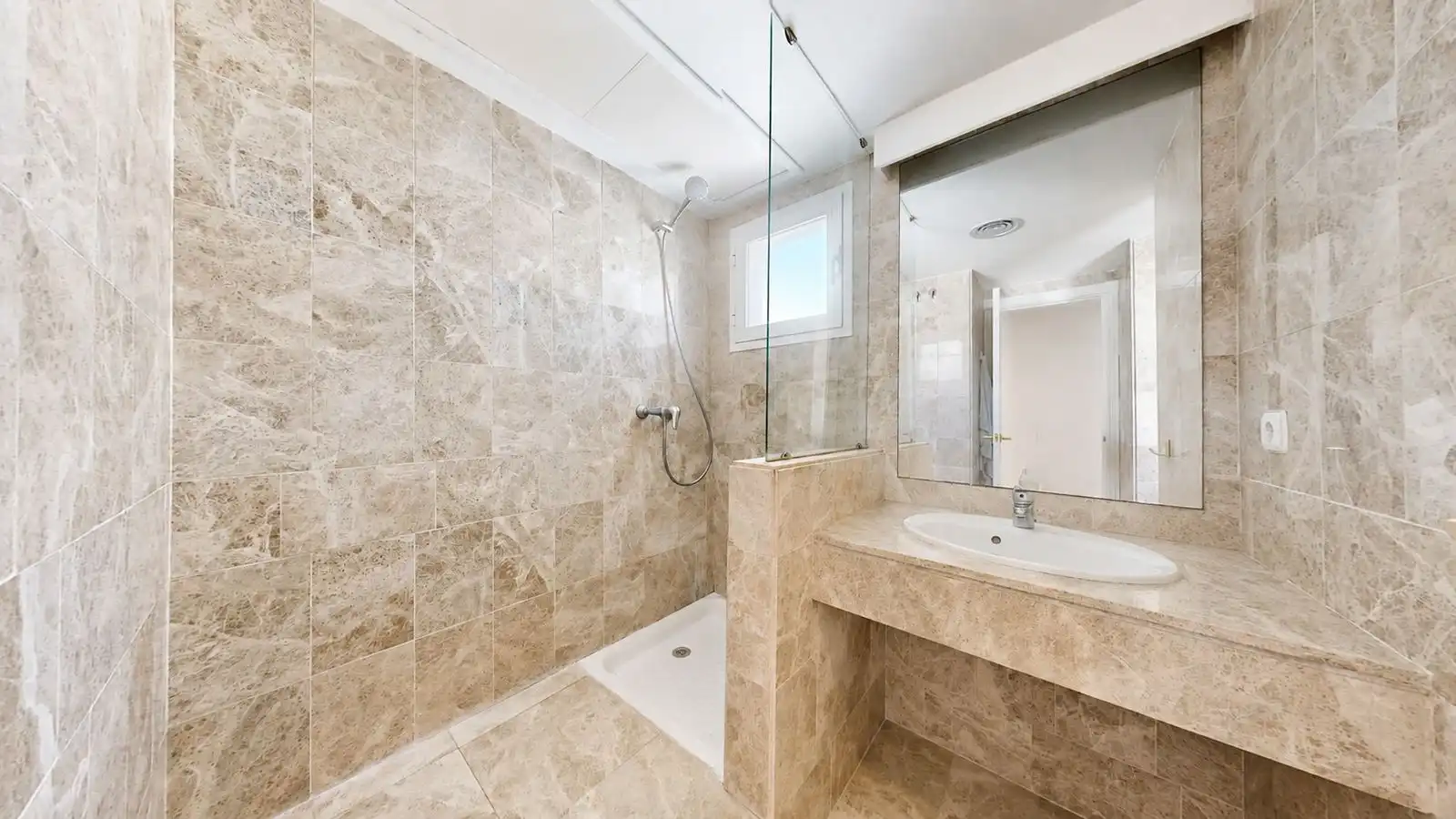 Bathroom of Attic for sale in Marbella  with Air Conditioner, Terrace and Furnished