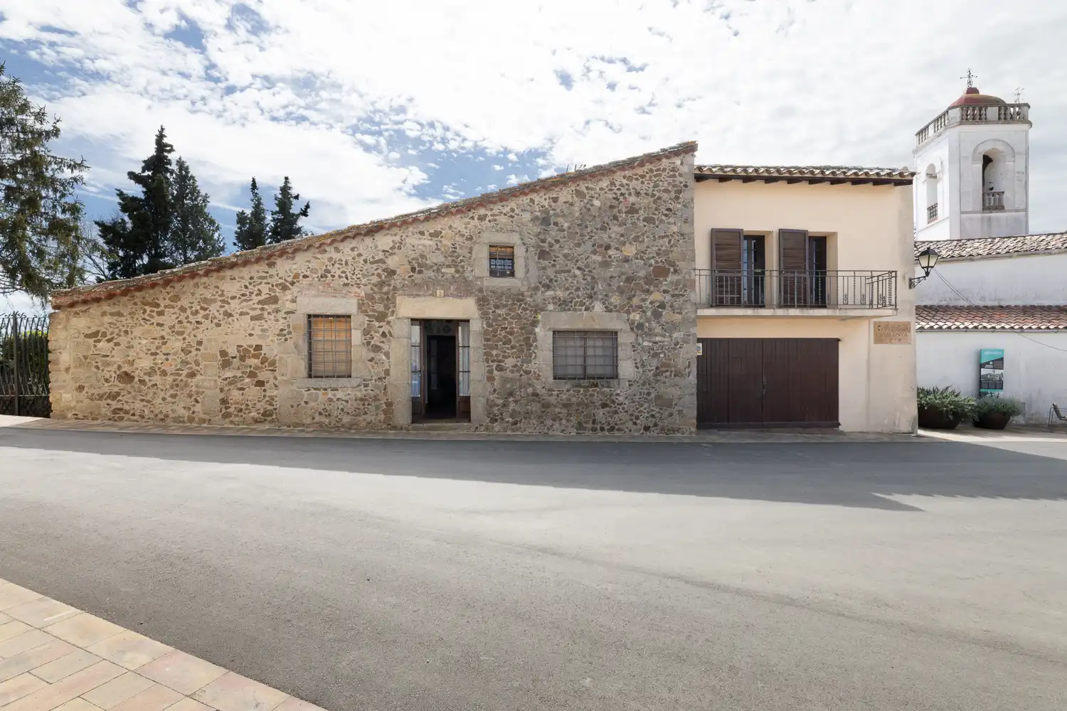Vista exterior de Finca rústica en venda en Massanes amb Aire condicionat, Calefacció i Jardí privat