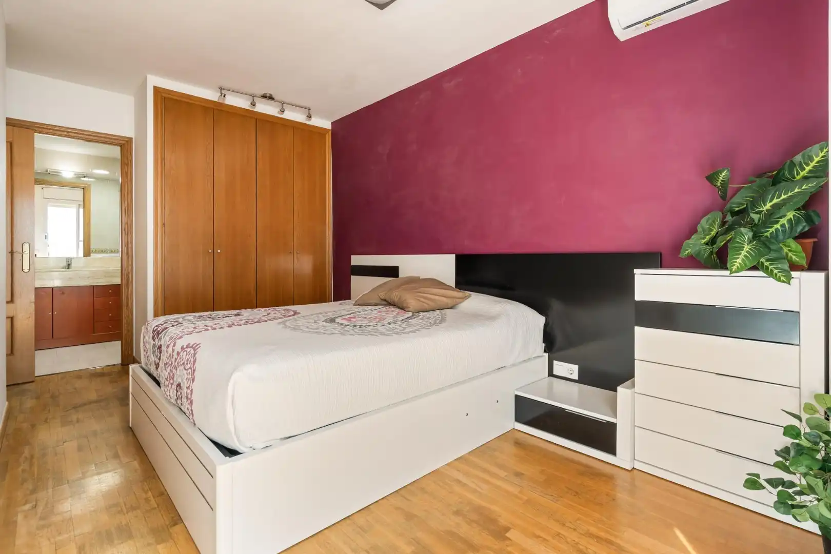 Bedroom of Flat for sale in Mataró  with Air Conditioner, Heating and Private garden