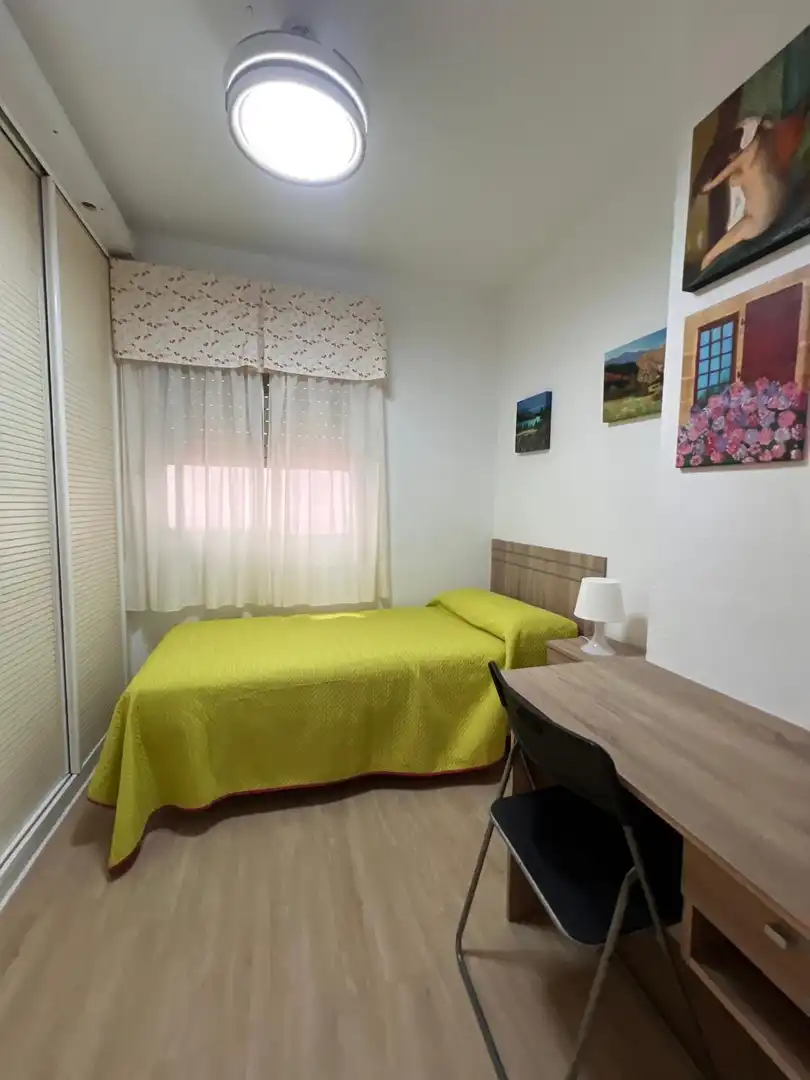 Schlafzimmer von Wohnung zum Verkauf in Cádiz mit Möbliert und Balkon
