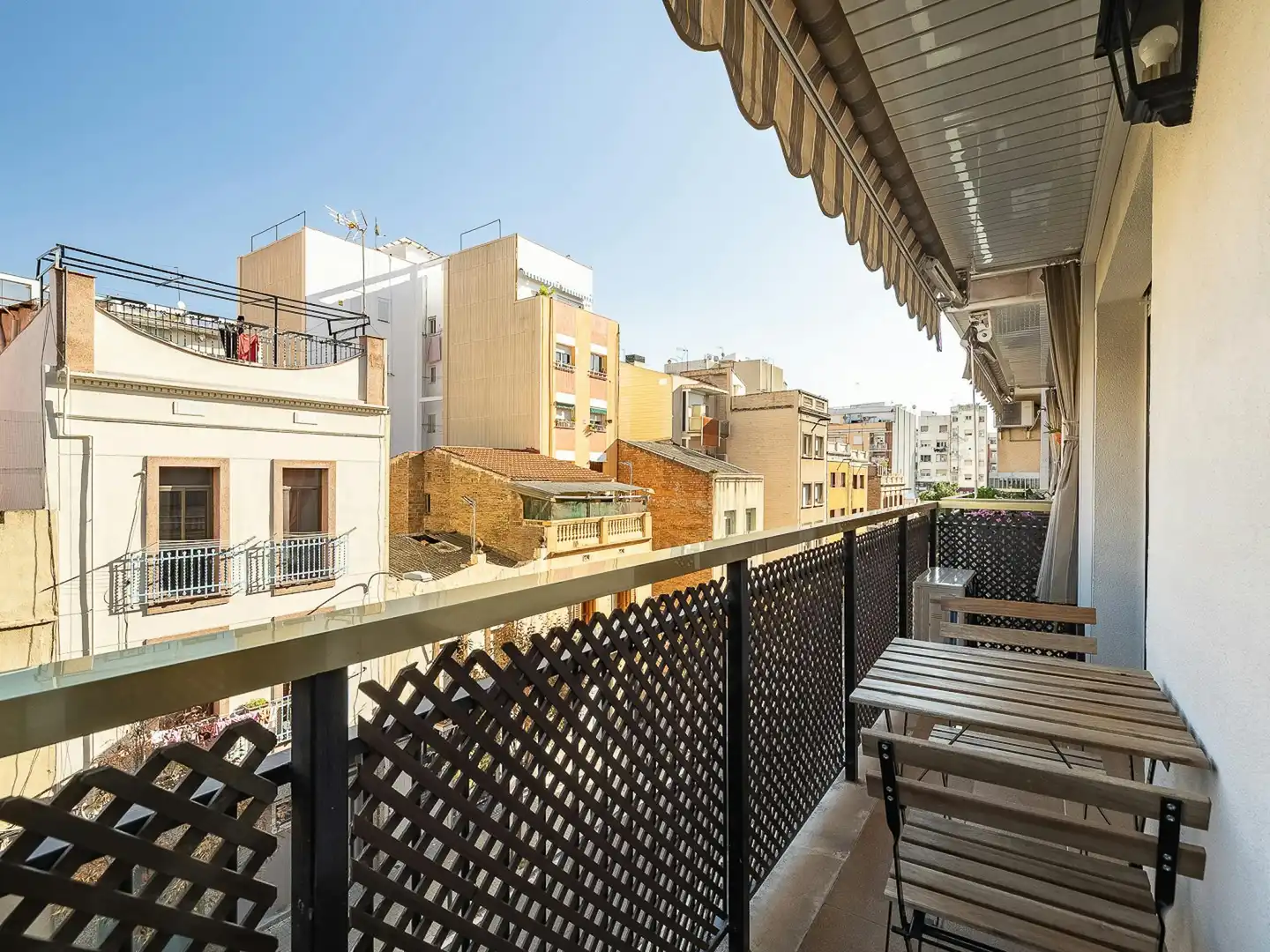 Terrassa de Pis per a compartir en L'Hospitalet de Llobregat amb Aire condicionat, Calefacció i Moblat