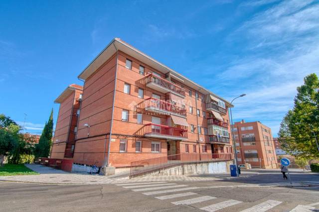 Piso en Venta en C/ del Maestro Marqués en Tormes - La Vega