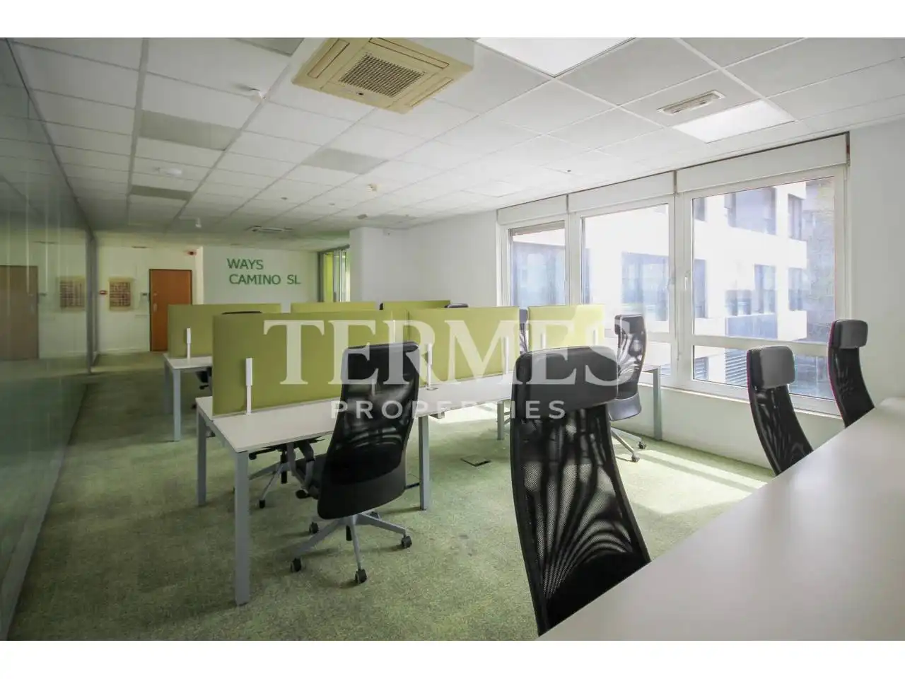Office for sale in Barcelona  with Air Conditioner, Heating and Alarm