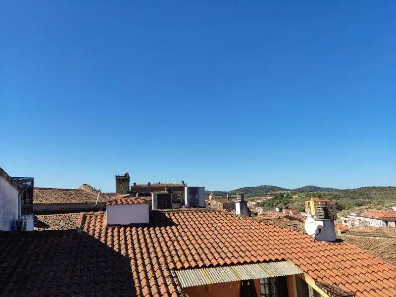 Vista exterior de Oficina de lloguer en Plasencia amb Calefacció
