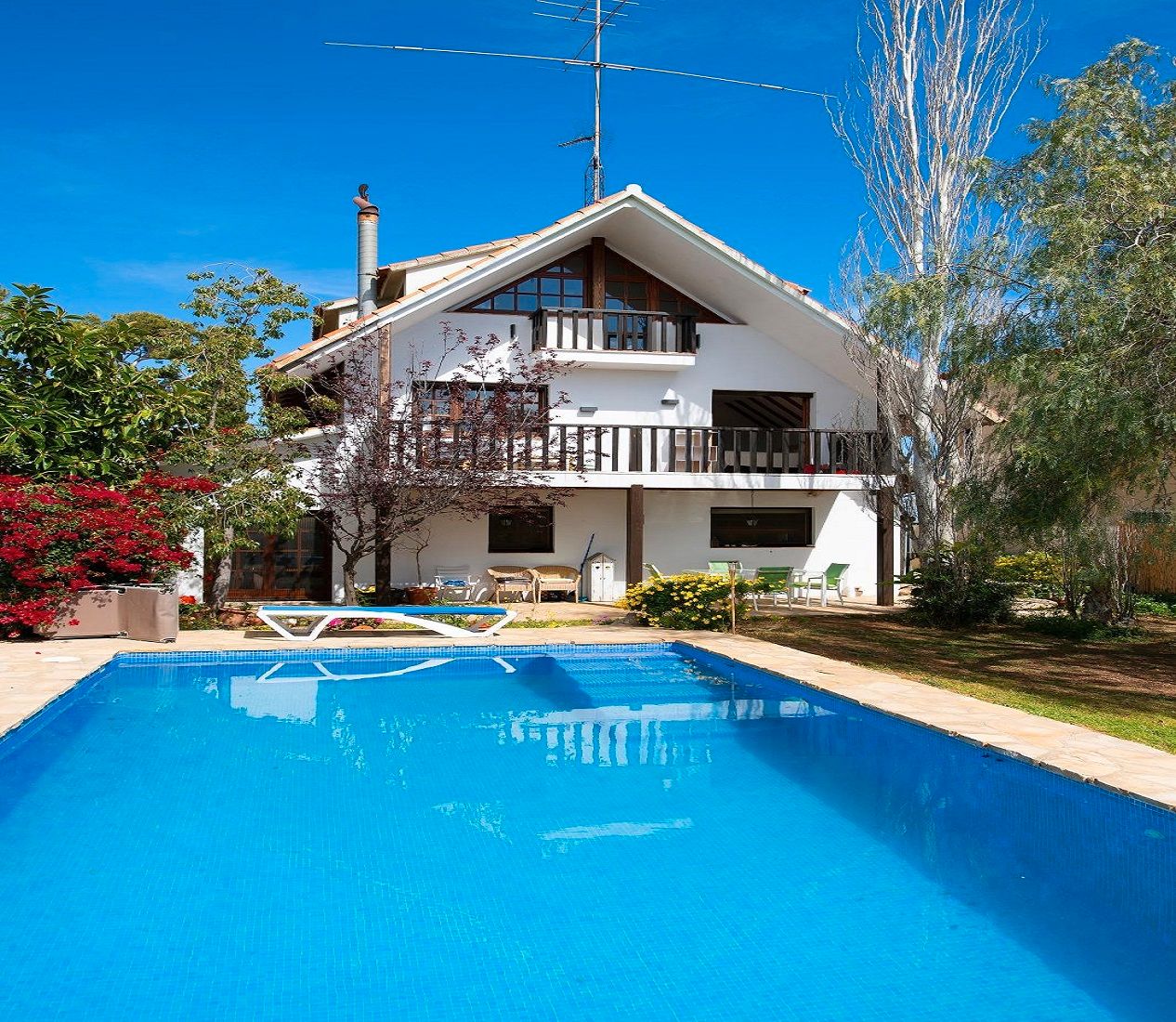 Piscina de Casa o xalet de lloguer en Viladecans amb Aire condicionat, Calefacció i Jardí privat