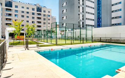 Piscina de Pis de lloguer en  Madrid Capital amb Aire condicionat, Terrassa i Forn