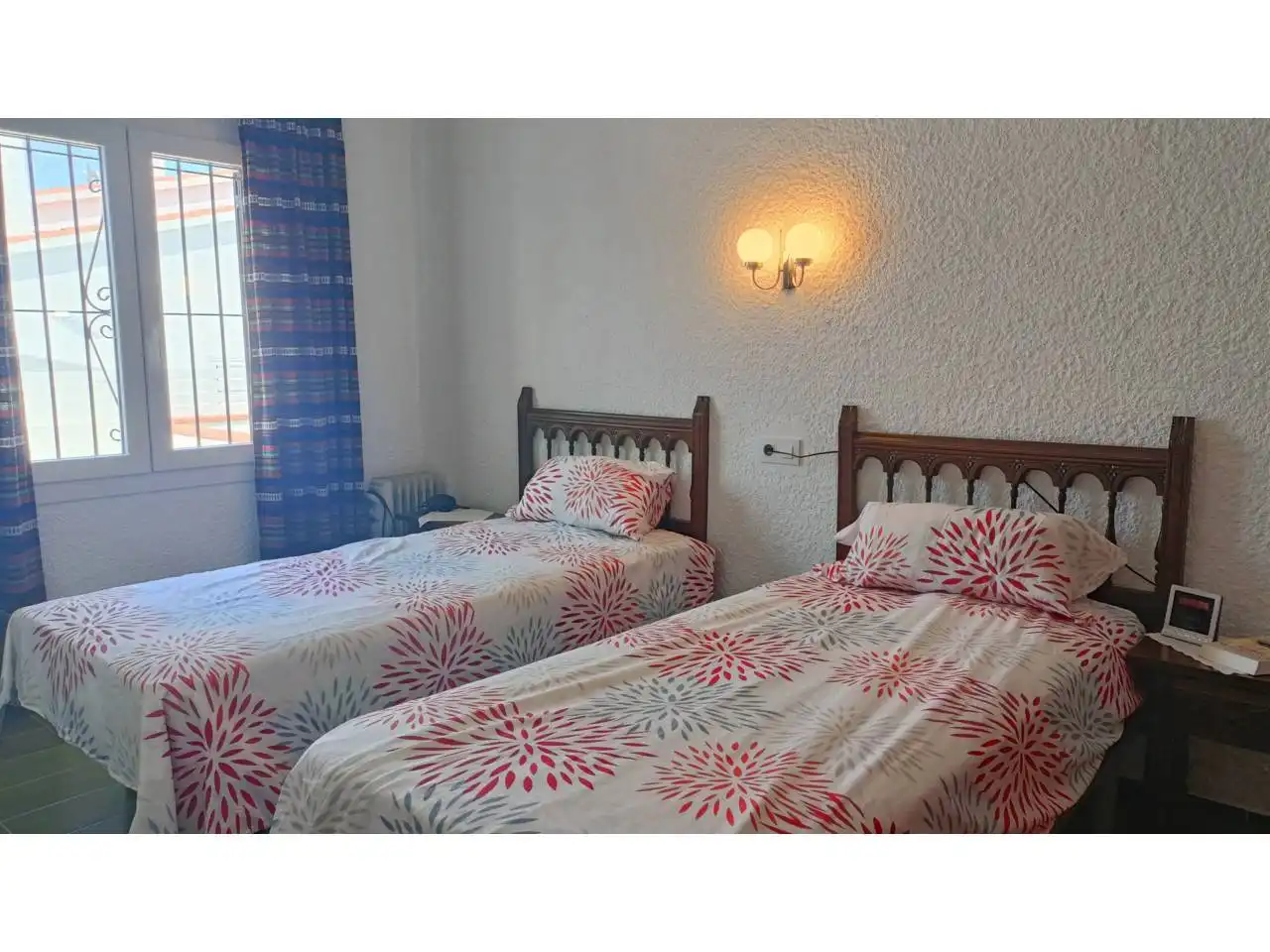 Dormitori de Casa o xalet en venda en L'Escala amb Aire condicionat, Jardí privat i Terrassa
