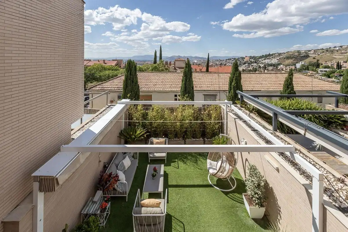 Terrassa de Casa adosada en venda en Granada