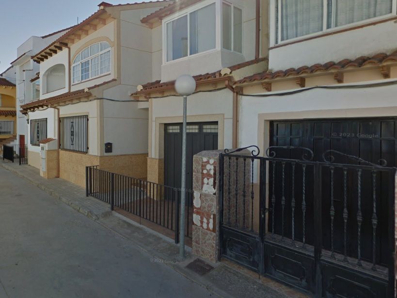 Exterior view of Single-family semi-detached for sale in Villamayor de Santiago