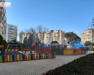 Vista exterior de Pis en venda en  Sevilla Capital amb Jardí privat, Terrassa i Balcó