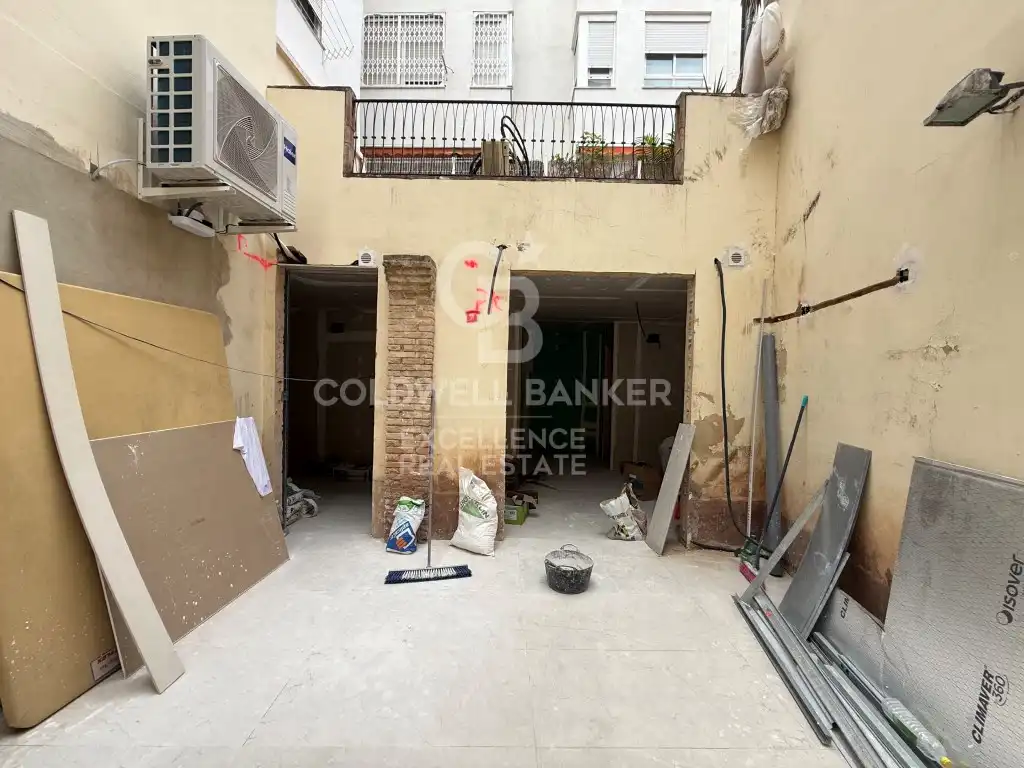 Erdgeschoss zum Verkauf in Valencia mit Klimaanlage, Terrasse und Ofen