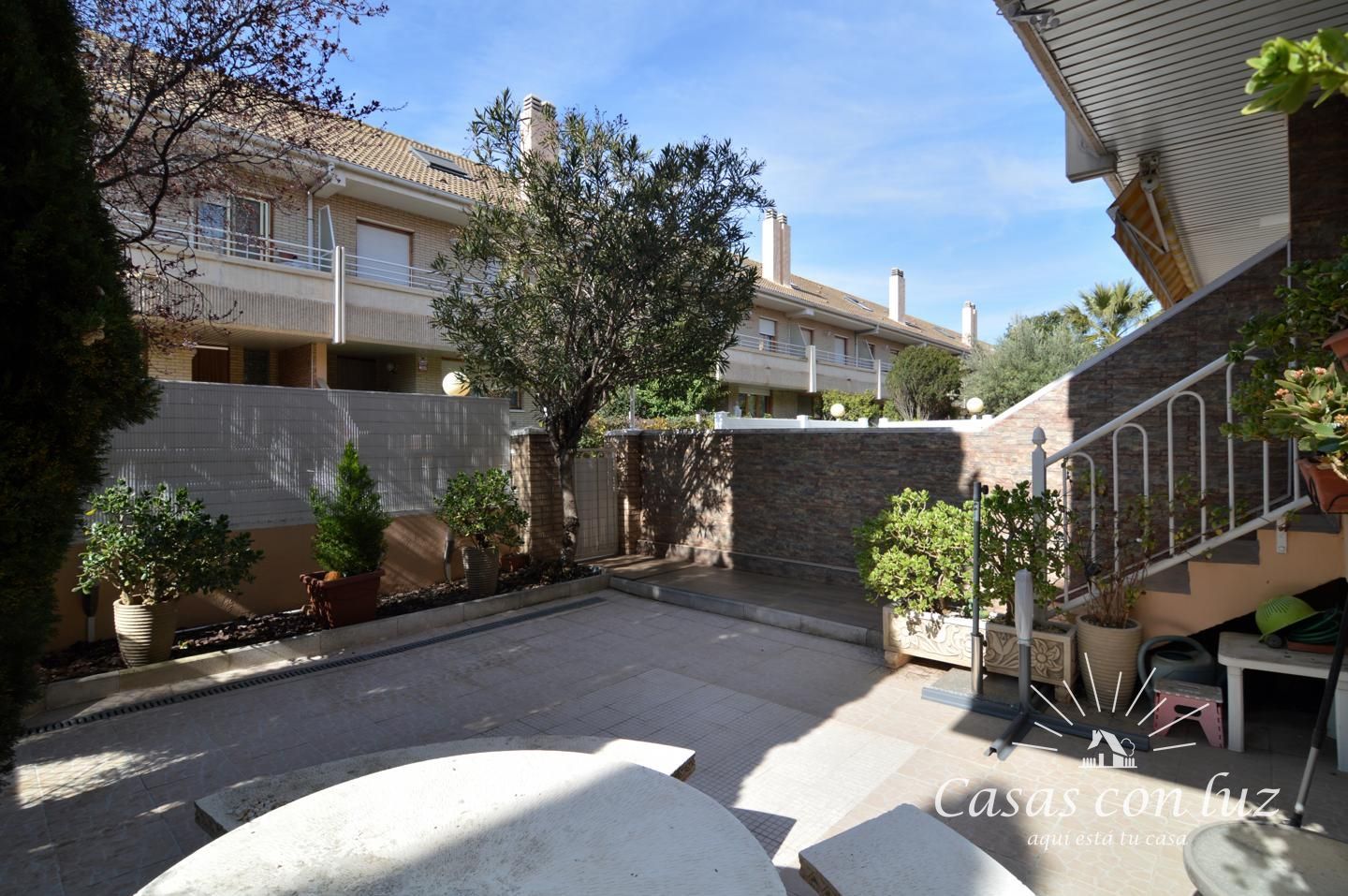 Terrace of Single-family semi-detached for sale in  Zaragoza Capital  with Air Conditioner, Heating and Private garden
