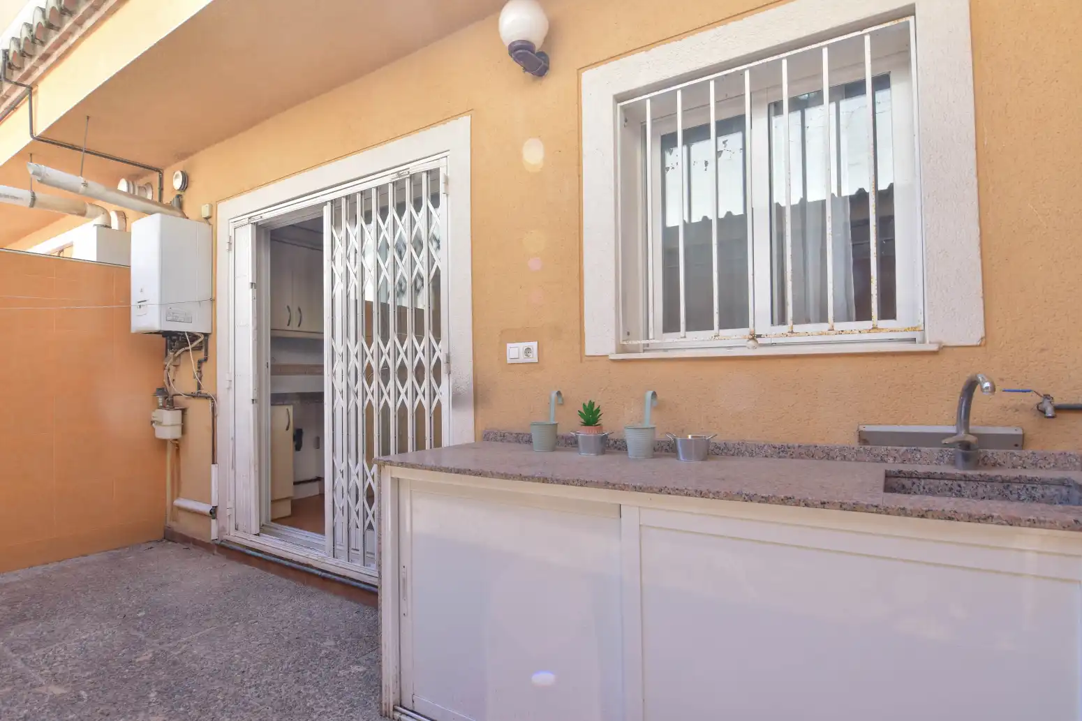Balcony of Detached homes for sale in Emperador  with Heating, Terrace and Balcony