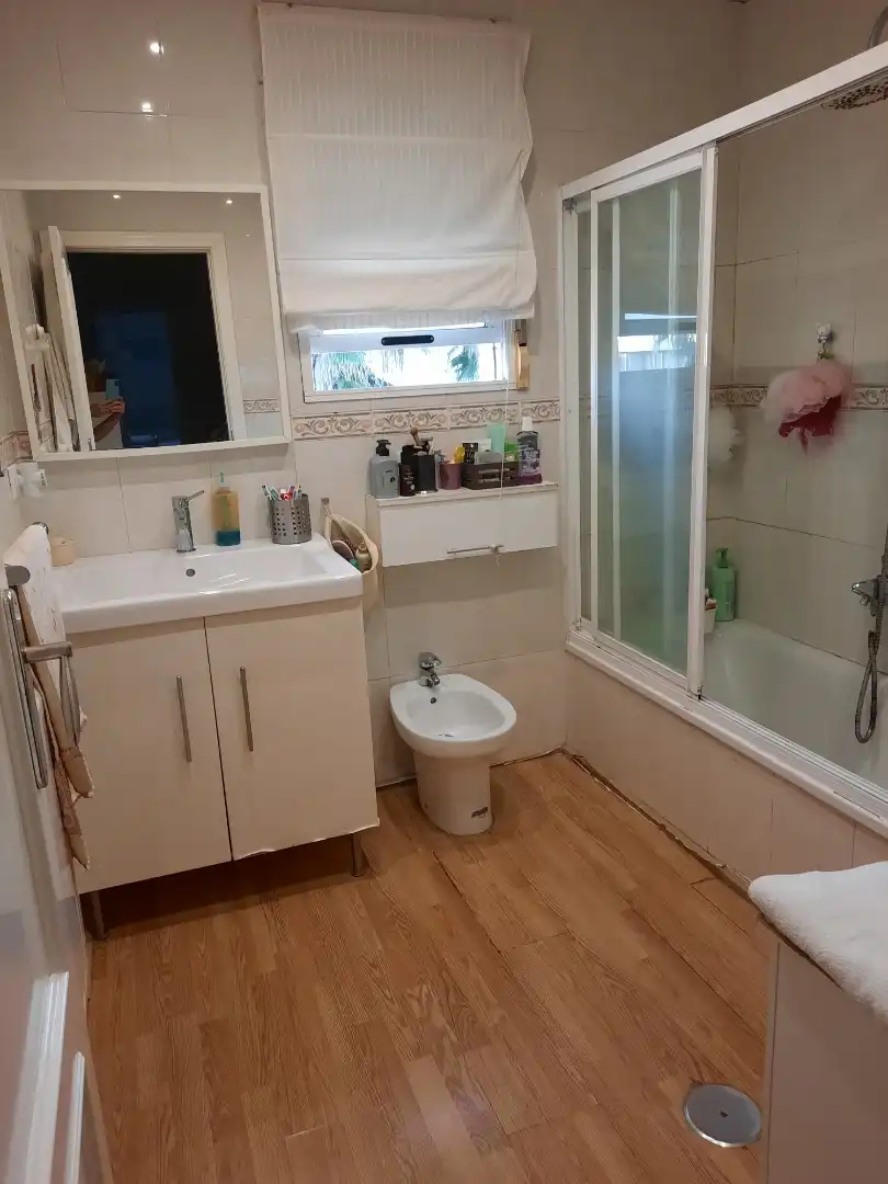 Bathroom of Detached homes for sale in Almendralejo  with Air Conditioner, Parquet flooring and Terrace