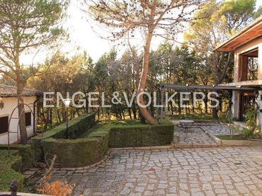 Casa con balcón en venta en Cabanillas de la Sierra