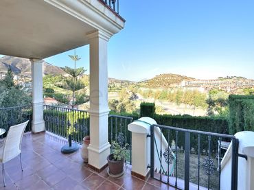 Casa aparellada en venda a Calle Ronda Golf Este