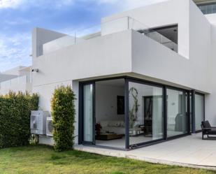 Vista exterior de Casa o xalet en venda en Casares amb Aire condicionat, Jardí privat i Terrassa