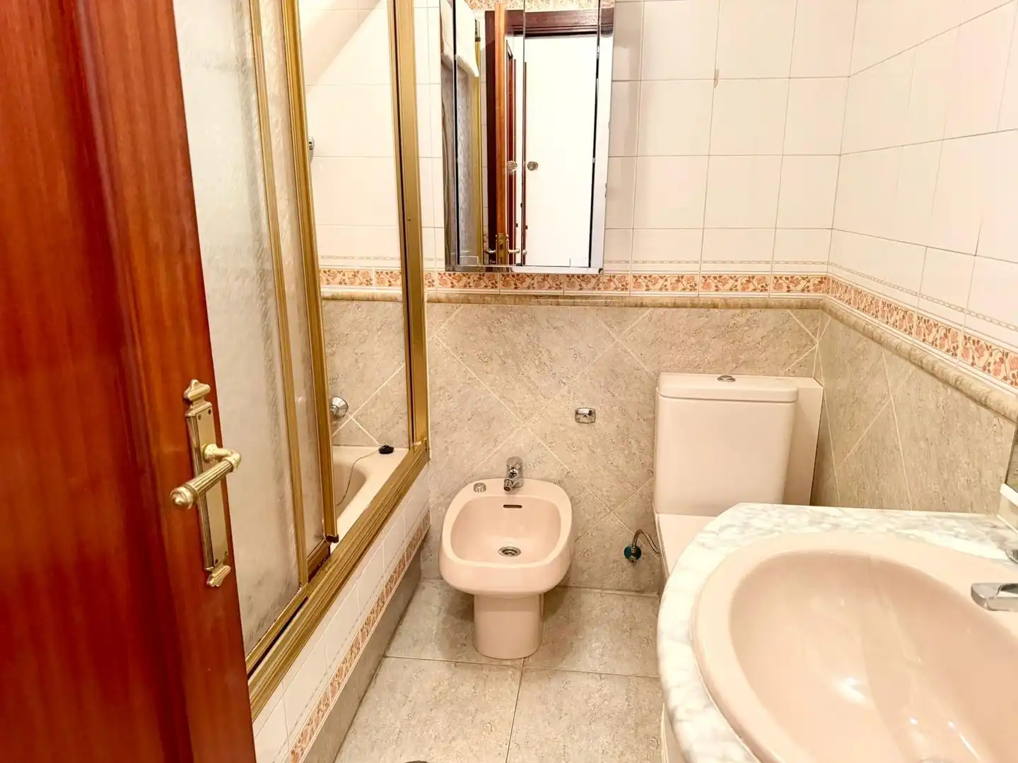 Bany de Pis en venda en A Coruña Capital  amb Calefacció i Traster