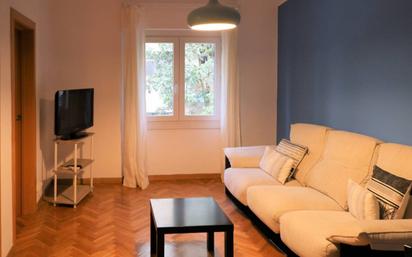 Living room of Flat for sale in  Barcelona Capital  with Air Conditioner, Heating and Parquet flooring